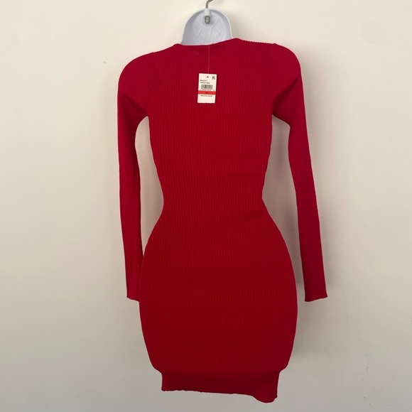 Red long sleeve dress - Picture 5 of 7